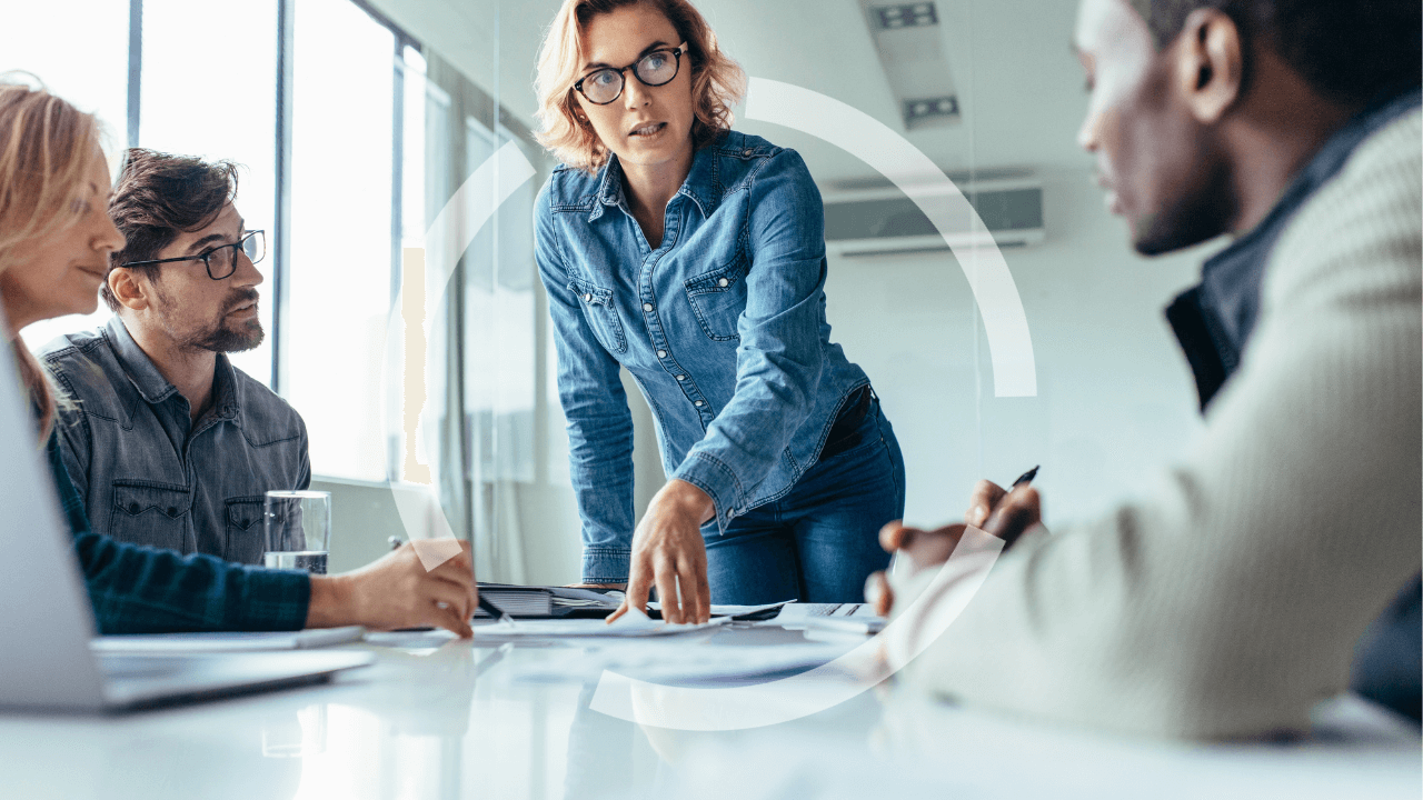 Coaching vs codéveloppement: Quelle méthode choisir pour réaliser vos projets SIG tout en favorisant l’acquisition de connaissances?